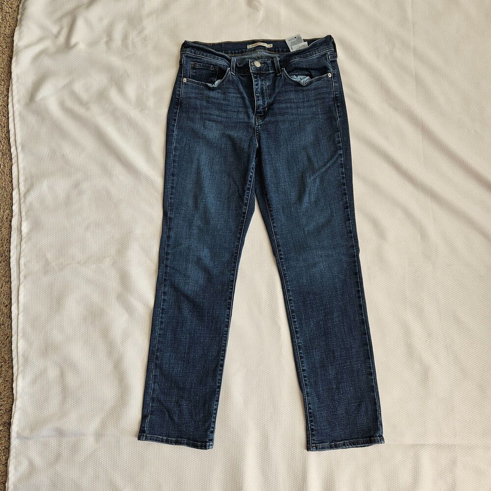 Levis Classic Straight womens 6